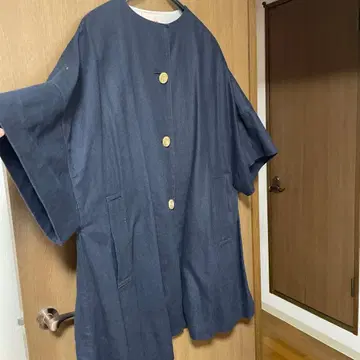 시이론 스프링 코트 프리 사이즈로 누구나 착용 가능하며 실루엣이 귀여워요