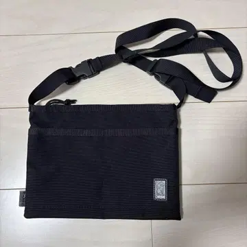 CHROME 숄더백 블랙