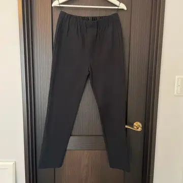 forte_forte 새상품급 블랙 캐주얼 팬츠 허리밴딩