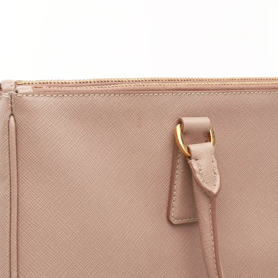 普拉达 Saffiano Lux 托特包