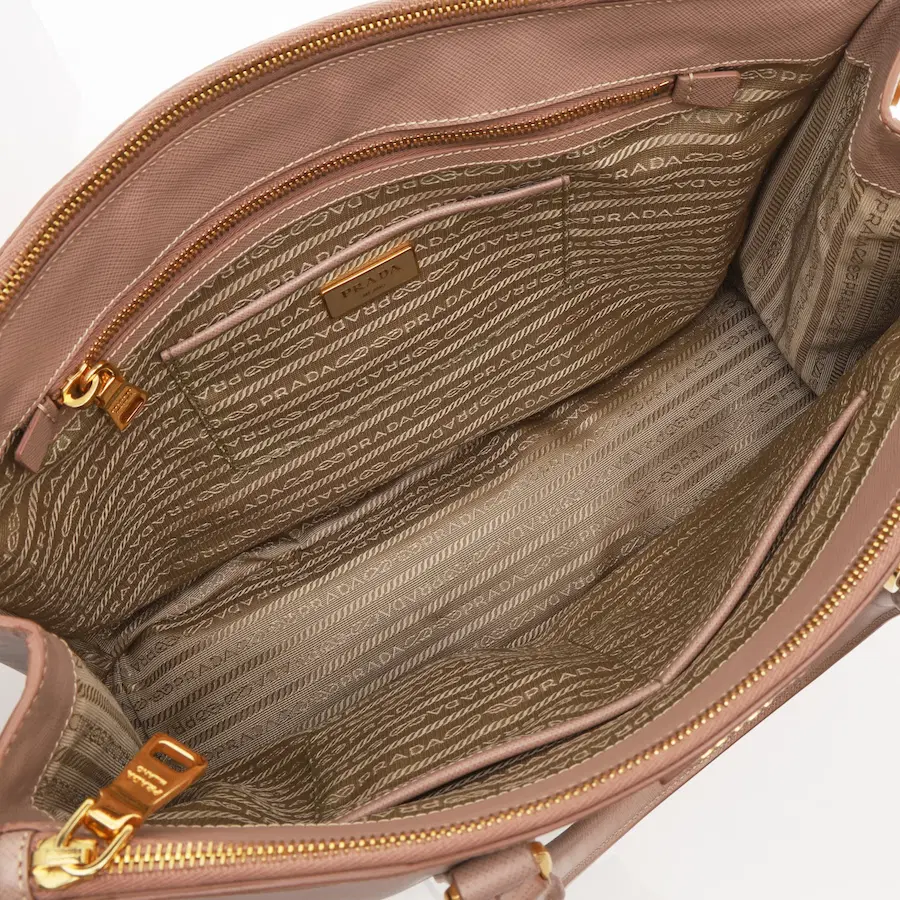 普拉达 Saffiano Lux 托特包
