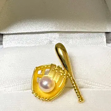 브로치 펄 글러브와 배트