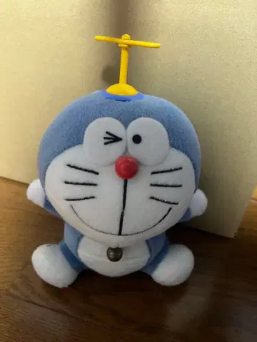 도라에몽 프로펠러 달린 봉제 인형 약 20cm