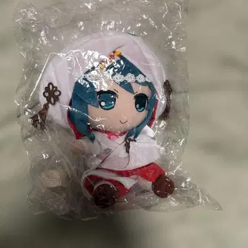 유키 미쿠 봉제 인형 딸기 시로무쿠 ver.