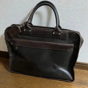 Felisi 풀 그레인 가죽 브리프 케이스