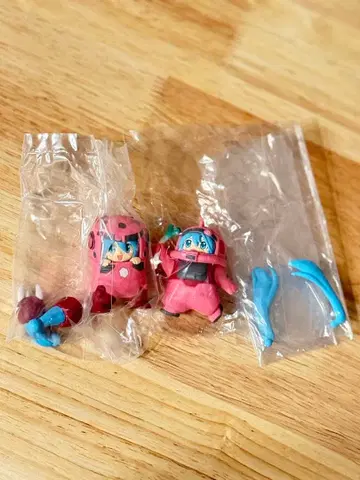 GUNDAM x MIKU 피규어 컬렉션