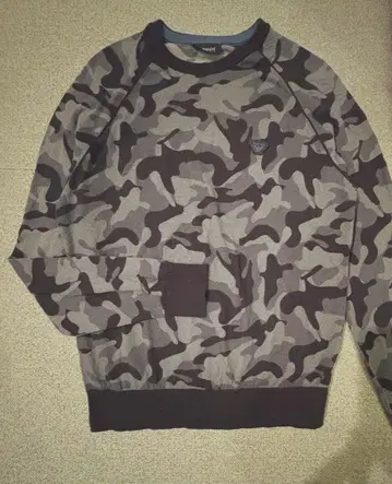 [ ARMANI JEANS ] 카모플라쥬 패턴 티셔츠