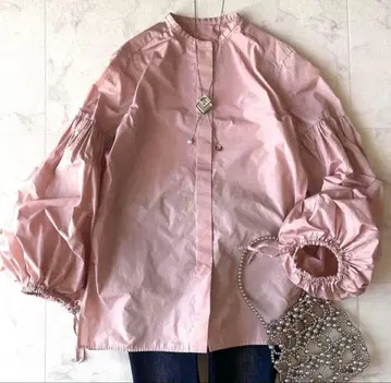 새상품급. 정가 2.6만 에스트네이션 타프타 밴드 카라 퍼프 슬리브 셔츠