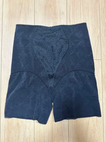 샹데르 엘레강트 롱 거들 82