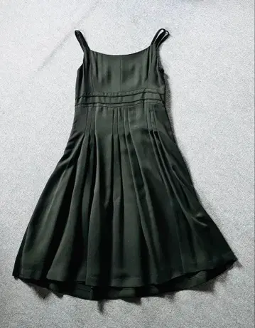 VOICEMAIL 슬리브리스 원피스 38