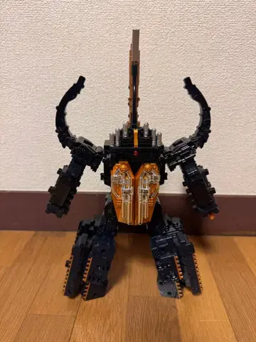 킹오거 코카서스 로봇형 피규어