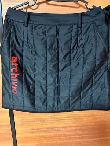 archivio 블랙 퀼팅 스커트, 사이드 포켓 포함