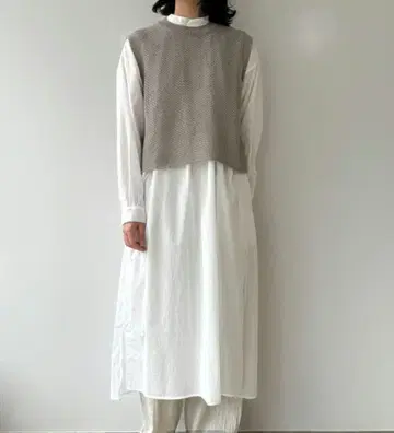 택 포함 새상품 2025ss evam eva 린넨 코튼 숏 베스트