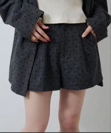 도트 트위드 숏팬츠 Kastane 그레이