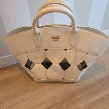 화이트 축구공 디자인 토트백