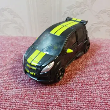 트랜스포머 다크사이드 문, 스키즈