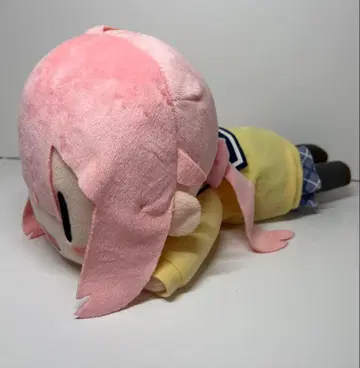 유루캠 누워있는 봉제 인형 가카미가하라 나데시코