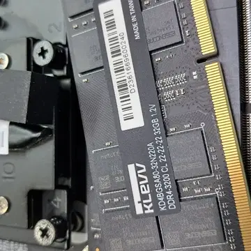 KLEVV DDR4 32GB 3200MHz 램 메모리 2개 합 64기가 | 브랜드 중고거래
