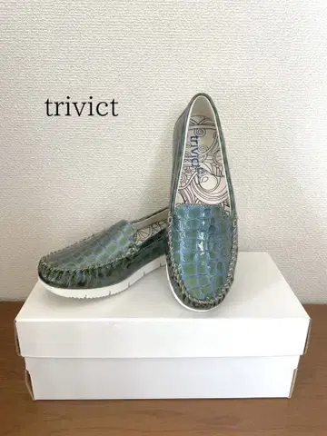 [ 미사용 새상품 ] trivict / 여성용 악어 무늬 로퍼 가죽 신발