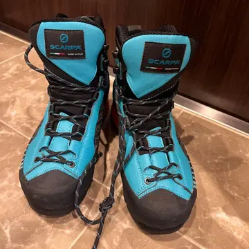 SCARPA 등산화 파랑/블랙 여성용 24사이즈 *최종 가격 인하*