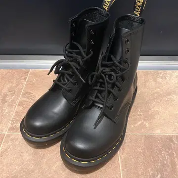 닥터마틴 8홀 23.0cm~23.5cm