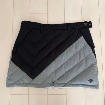 데상트 골프 다운 스커트 M 사이즈