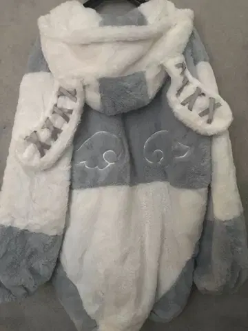 NOEMIE 시나모롤 콜라보 귀 달린 후드티