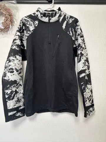 이븐리버 긴팔 셔츠 블랙/화이트 그래픽 프린트 속기모 L 사이즈 미사용