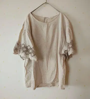 스튜디오 클립 린넨 자수 블라우스