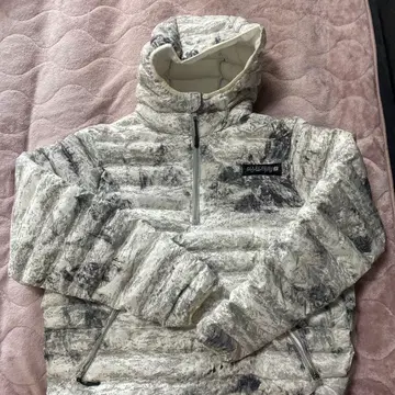 SOURCREAM 스노우 카모 다운 사워크림