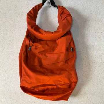 네이비 숄더백 오렌지 COMFY 롤백