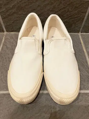 논네이티브 스니커즈 0사이즈 슬립온 논네이티브