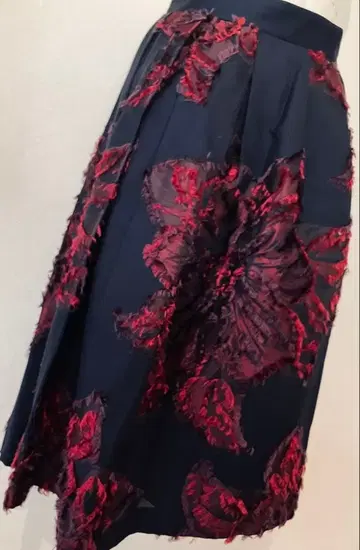 스페인 원단 오간자 자수가 아름다운 스커트