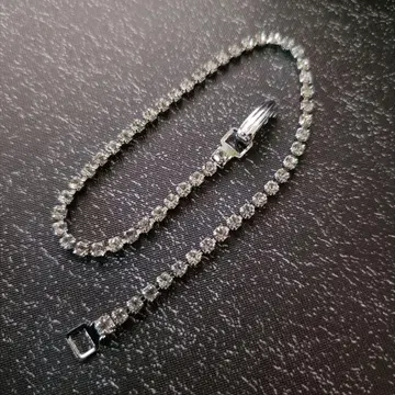 미사용 보관품 반짝이는 지르코니아 테니스 팔찌 ~손에 깃드는 우아한 빛~