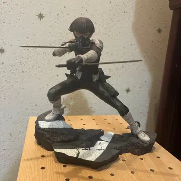 괴수 8호 호시나 소우시로 ARTFX J 피규어