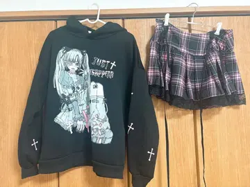 지뢰계 후드티 & 플리츠 스커트