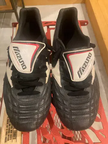 Mizuno Morelia Wave 축구화 25.5cm