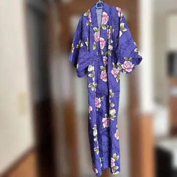 보라색 꽃무늬 유카타 160cm ( 오비 일본 나막신 세트 )