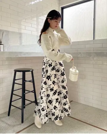 꽃무늬 롱 스커트 모노톤 플로키 프린트