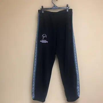 히스테릭과 겐자이 콜라보 트랙 팬츠 블랙