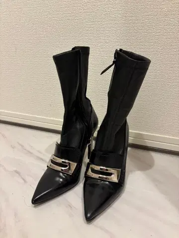 Alexander McQueen 블랙 부츠