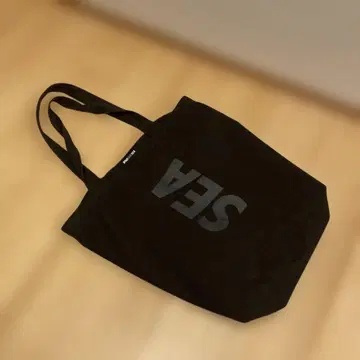 wind and sea sea casetify 콜라보 토트백 블랙