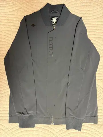 데상트 골프 지퍼 의류