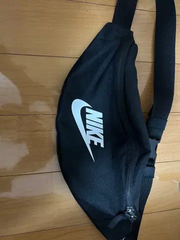 나이키 웨스트 파우치 사선 크로스백