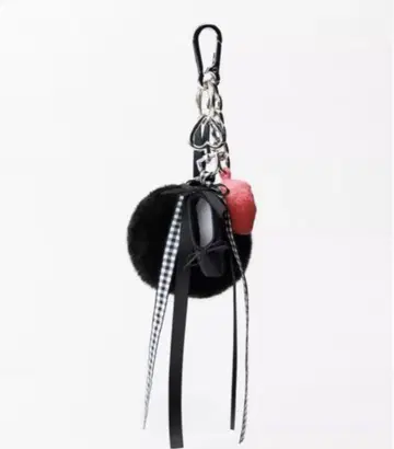 ZARA 폼폼 멀티 참 키링 발레리나