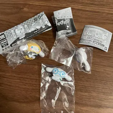 시나모롤 가챠 바탄큐 덴푸라 안경 소녀 피규어 산리오