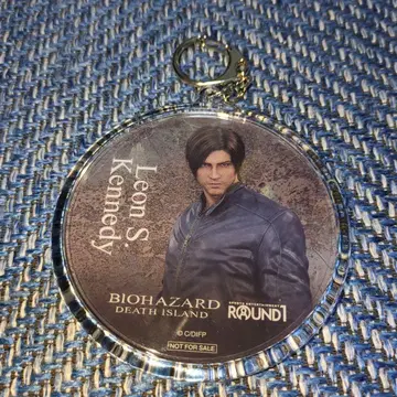 라운드원 바이오하자드 레온 아크릴 키링