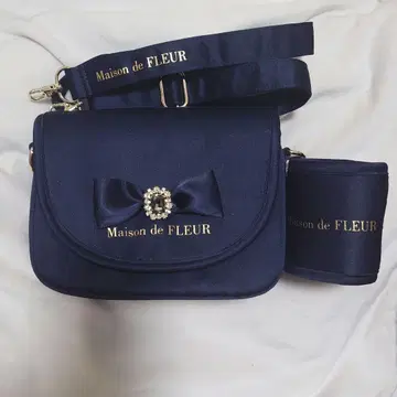 메종 드 플뢰르 리본 비쥬 새틴 카메라백 숄더백
