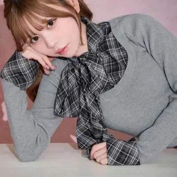 미셸 마카롱 체크 보타이 니트 상의 블라우스