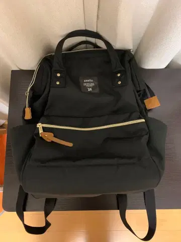 anello의 블랙 백팩